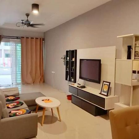 Qc Homestay Pusing المظهر الخارجي الصورة
