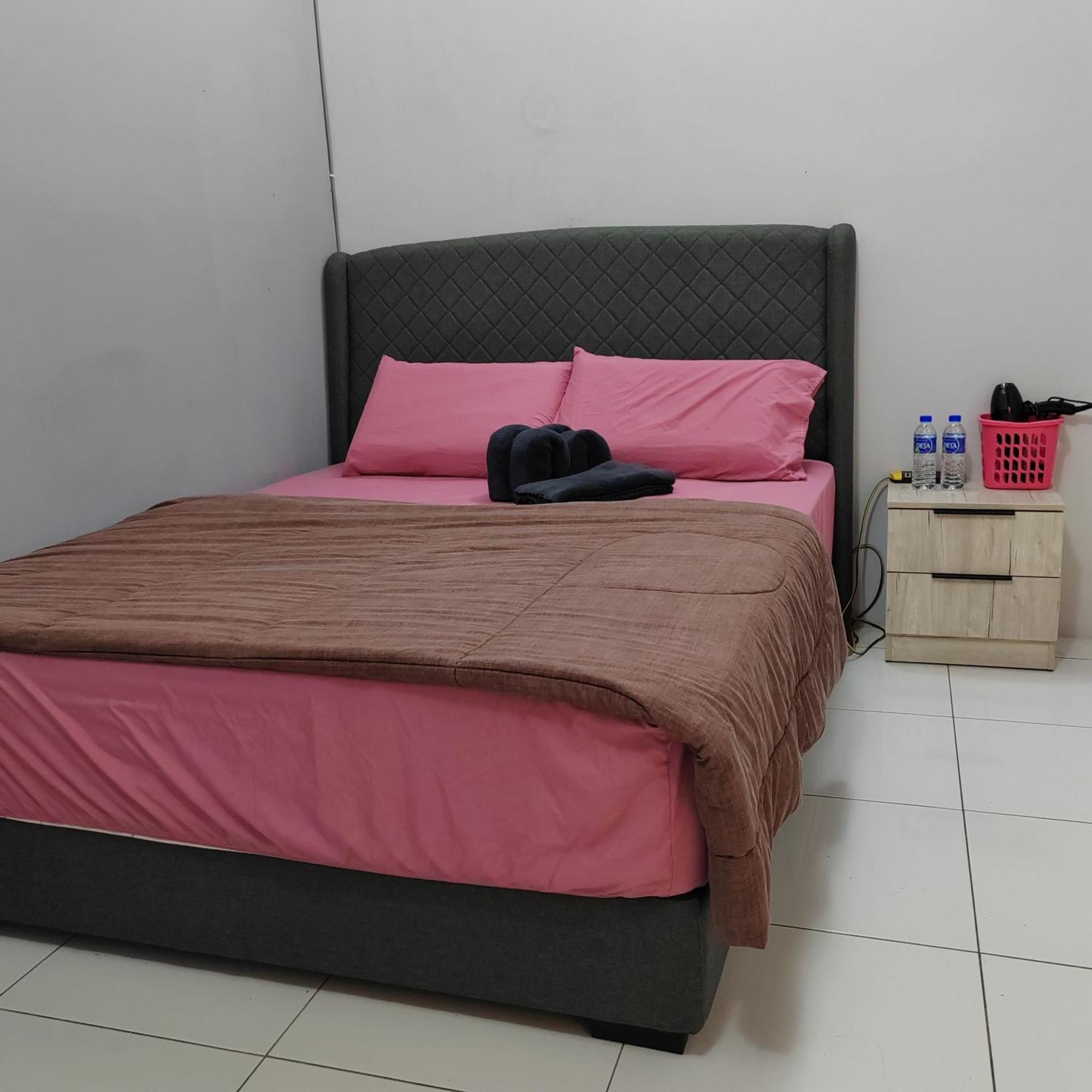 Qc Homestay Pusing الغرفة الصورة